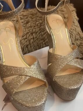 NWOT Jessica Simpson Glitter Gold Platform Heels 8.5 size